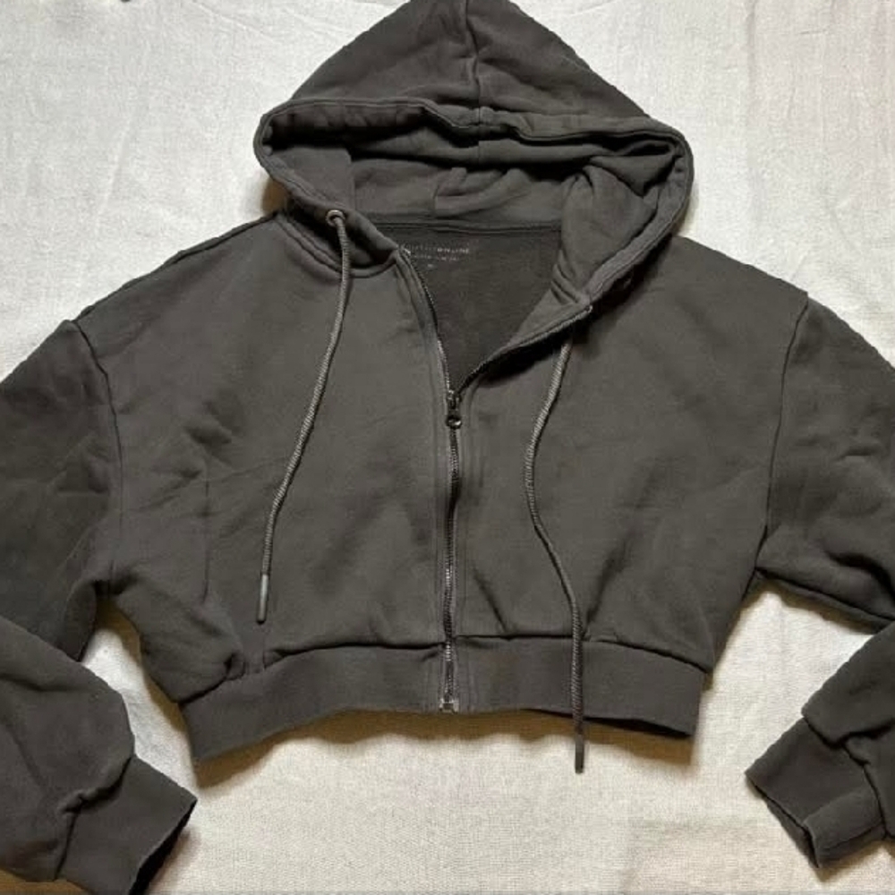 Gray Cropped Hoodie